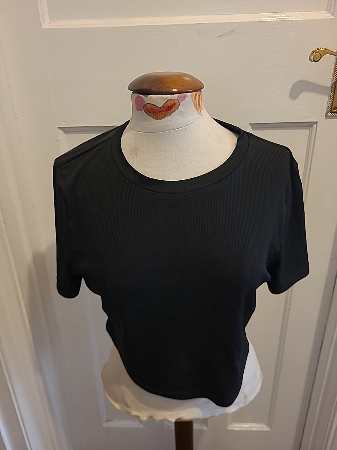 Ladies Yozy Size XL Black Short Sleeved Tshirt