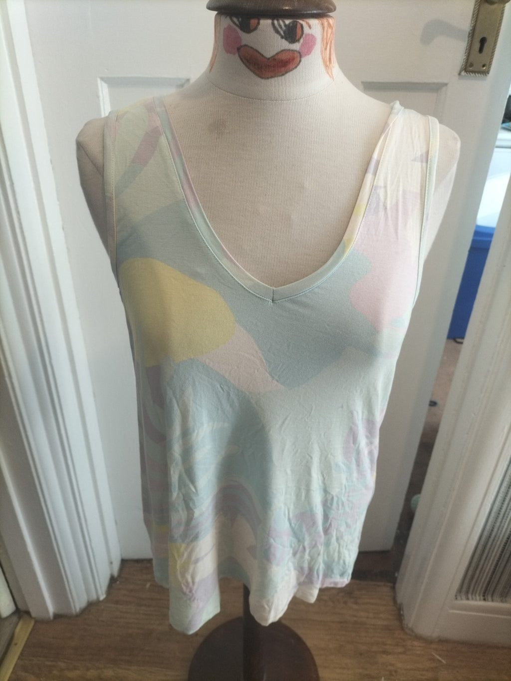 Ladies Tu Size 10 Yellow/purple Sleeveless Tshirt