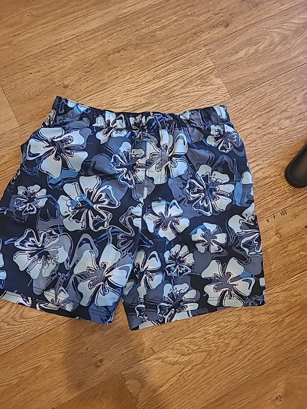 Mens Maine Size Medium 2 Tone Blue Floral Mesh Lined Elasticated Shorts