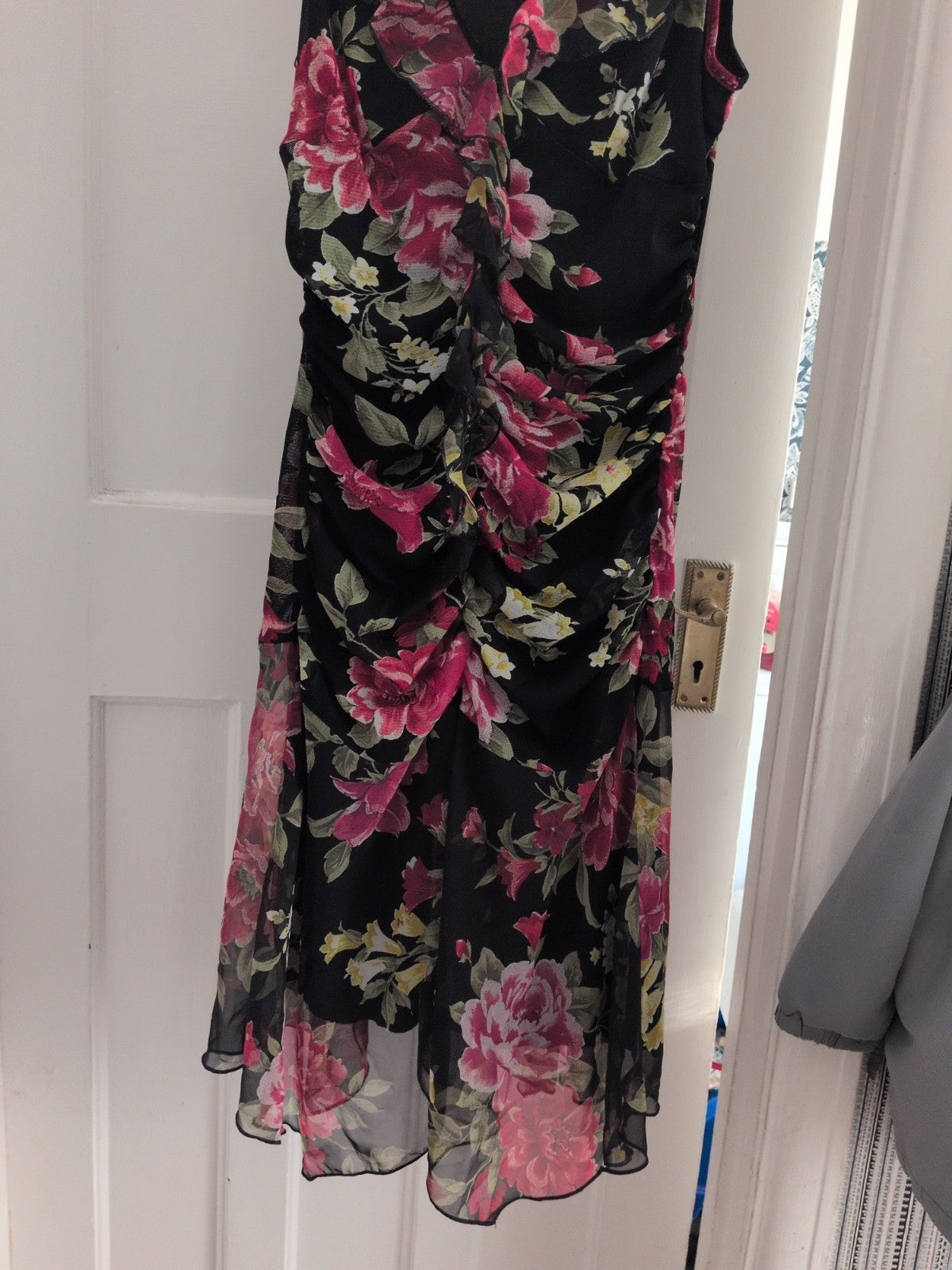 Morgan Medium Black Floral Sleeveless Lined Dress
