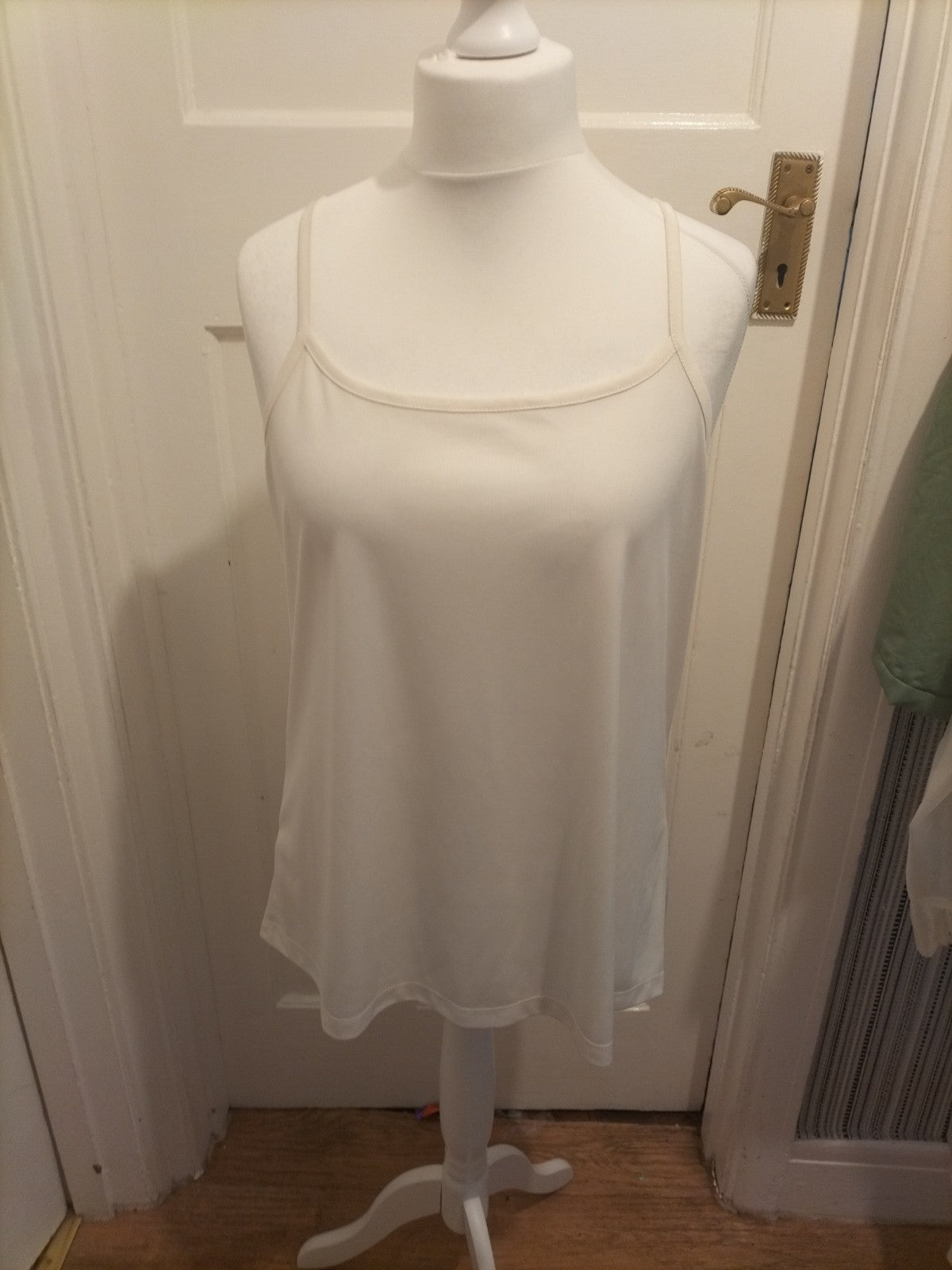 Ladies George Size 20 White Sleeveless Blouse