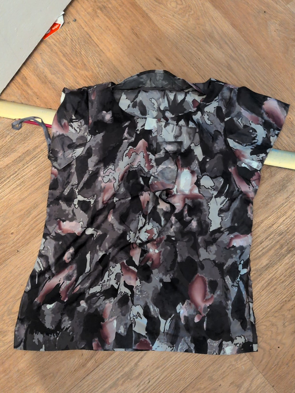 Episode 8 Black Grey Pink Floral Short Sleeve Blouse