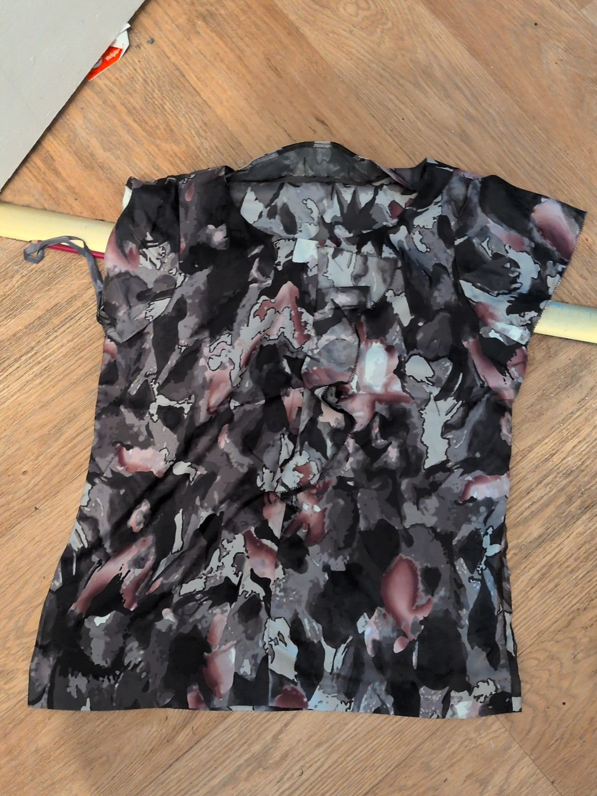Episode 8 Black Grey Pink Floral Short Sleeve Blouse