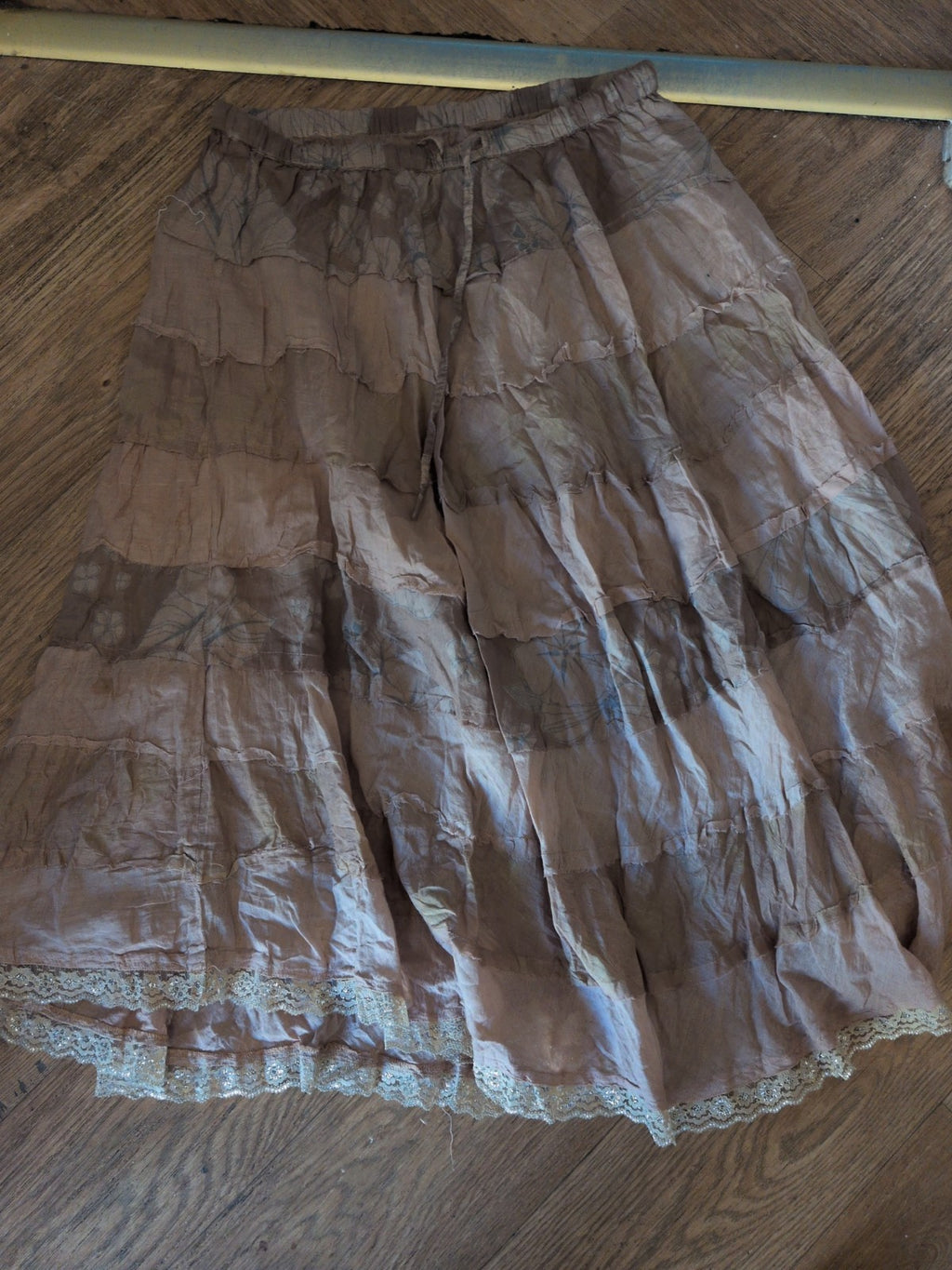 25 Medium Blush Elasticated Midi Skirt *