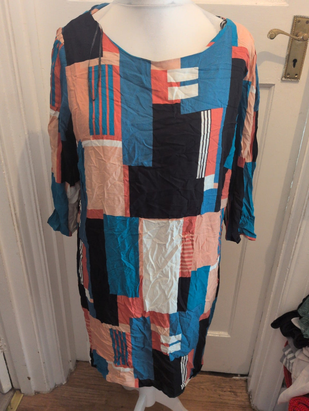 20 Black/Pink/Teal/White Long Sleeve Maxi Dress Midi Length