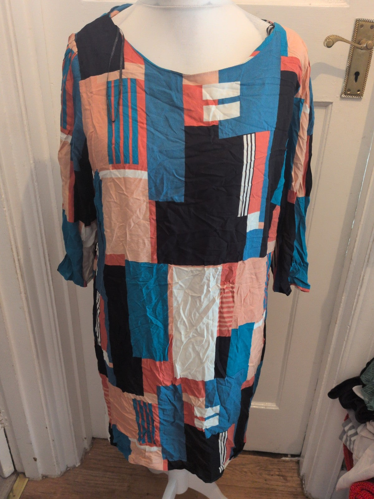 20 Black/Pink/Teal/White Long Sleeve Maxi Dress Midi Length