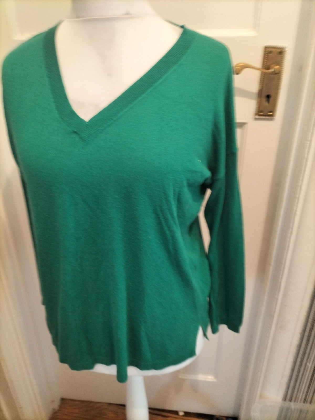 Ladies MNG Size Small Green V Neck Lightweight Jumper