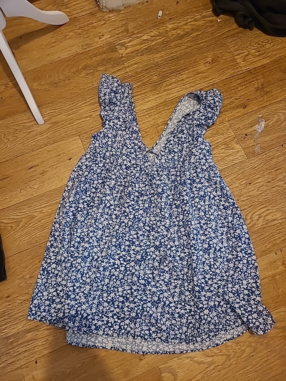 Ladies Shein Size XS Blue Floral V Neck Dress Sleeveless