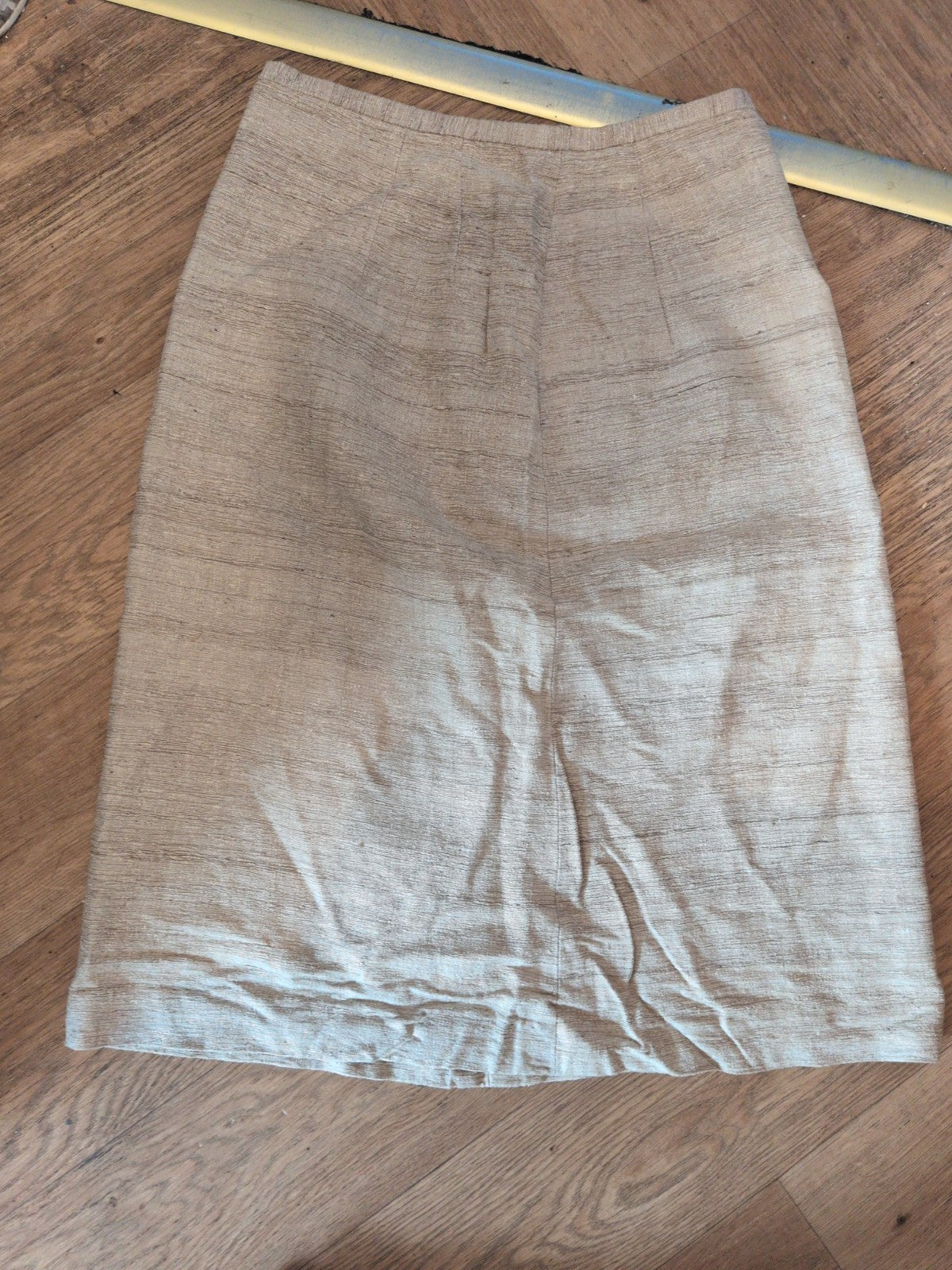 Ladies Size M/L Beige Lined Midi Straight Skirt