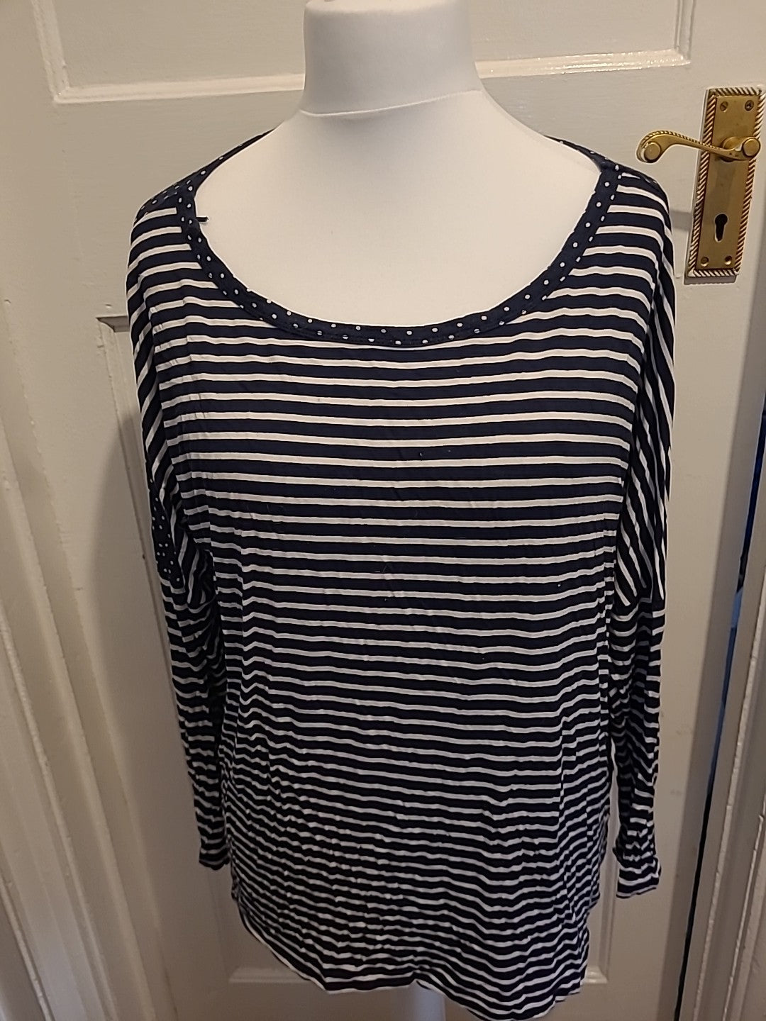 Ladies Love To Lounge Size 14-16 Navy And White Striped & Spotted Pyjama Top