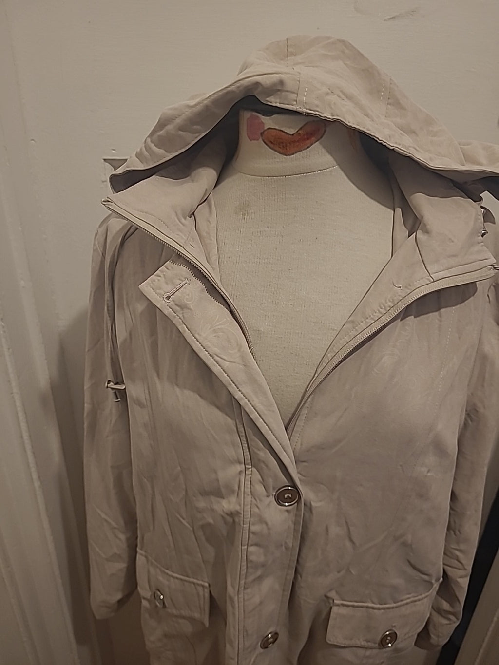 Ladies Finesse Size 18 Light Beige Lined Zipped Coat