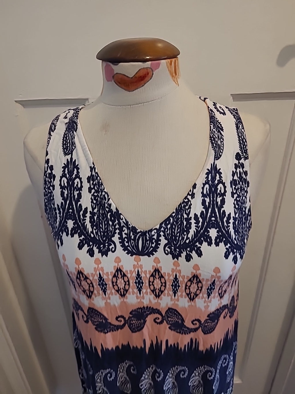 Ladies Tu Size 8 Peach/Navy/White Sleeveless Dress