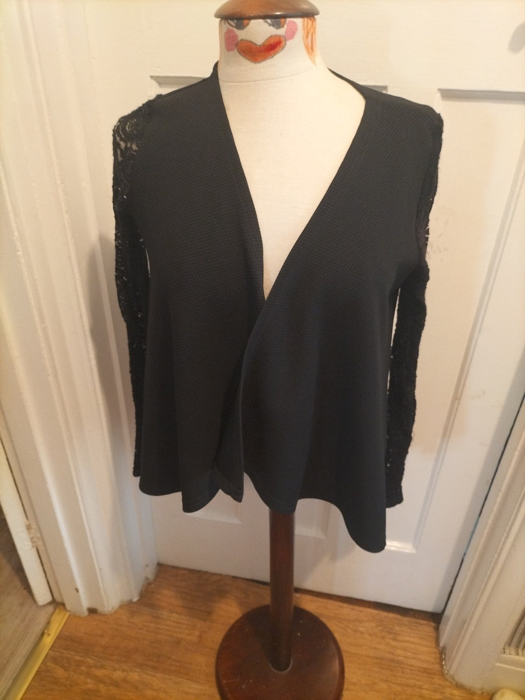 Ladies QED London Size Medium Black Lace Sleeved Cardigan