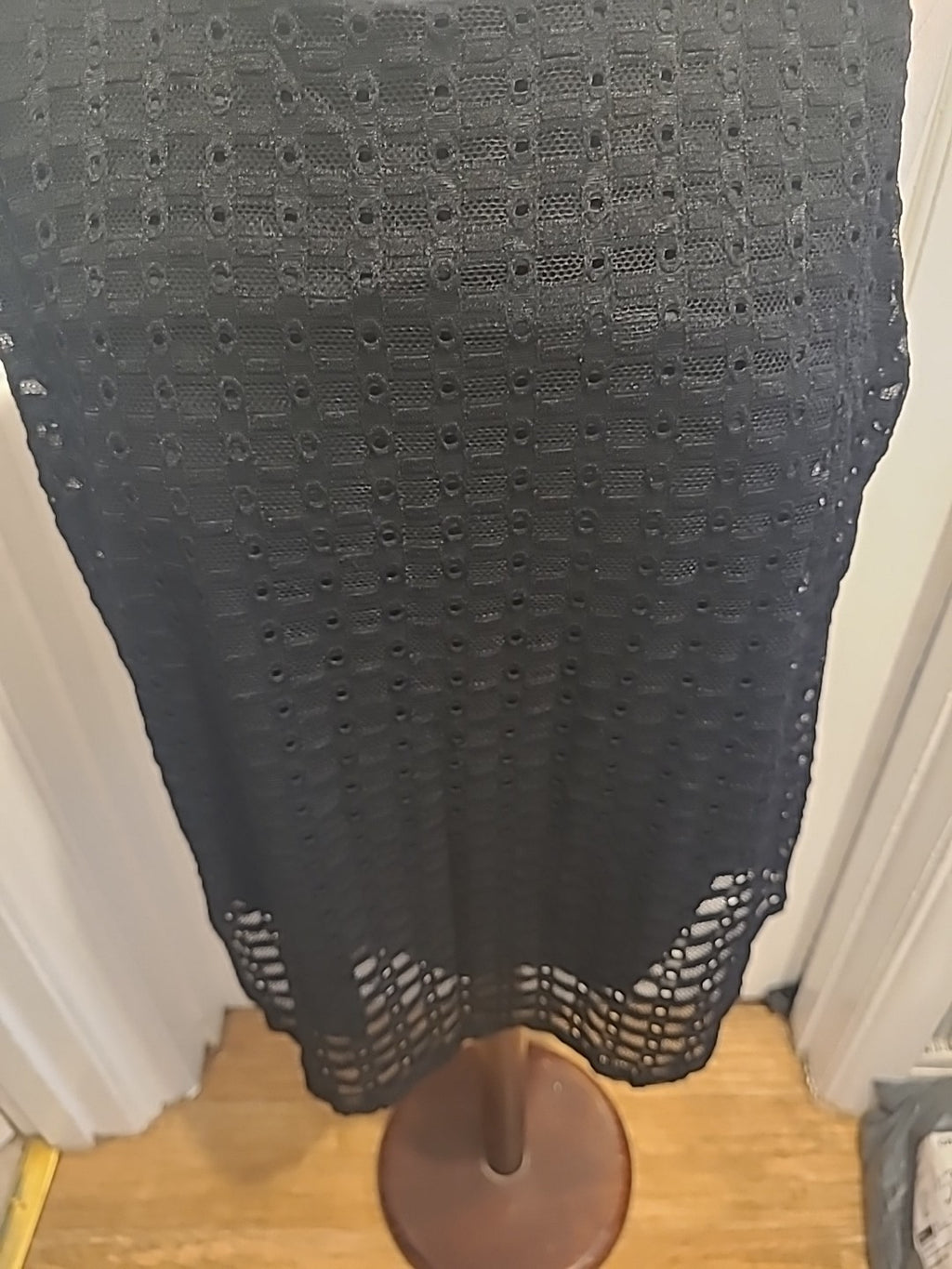 Ladies Papaya Size 16 Black Lined Sleeveless Blouse