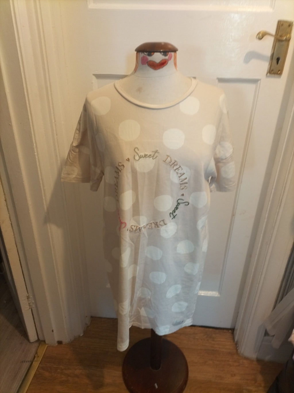 Ladies Nutmeg Size 8-10 Beige "Sweet Dreams" Nighty