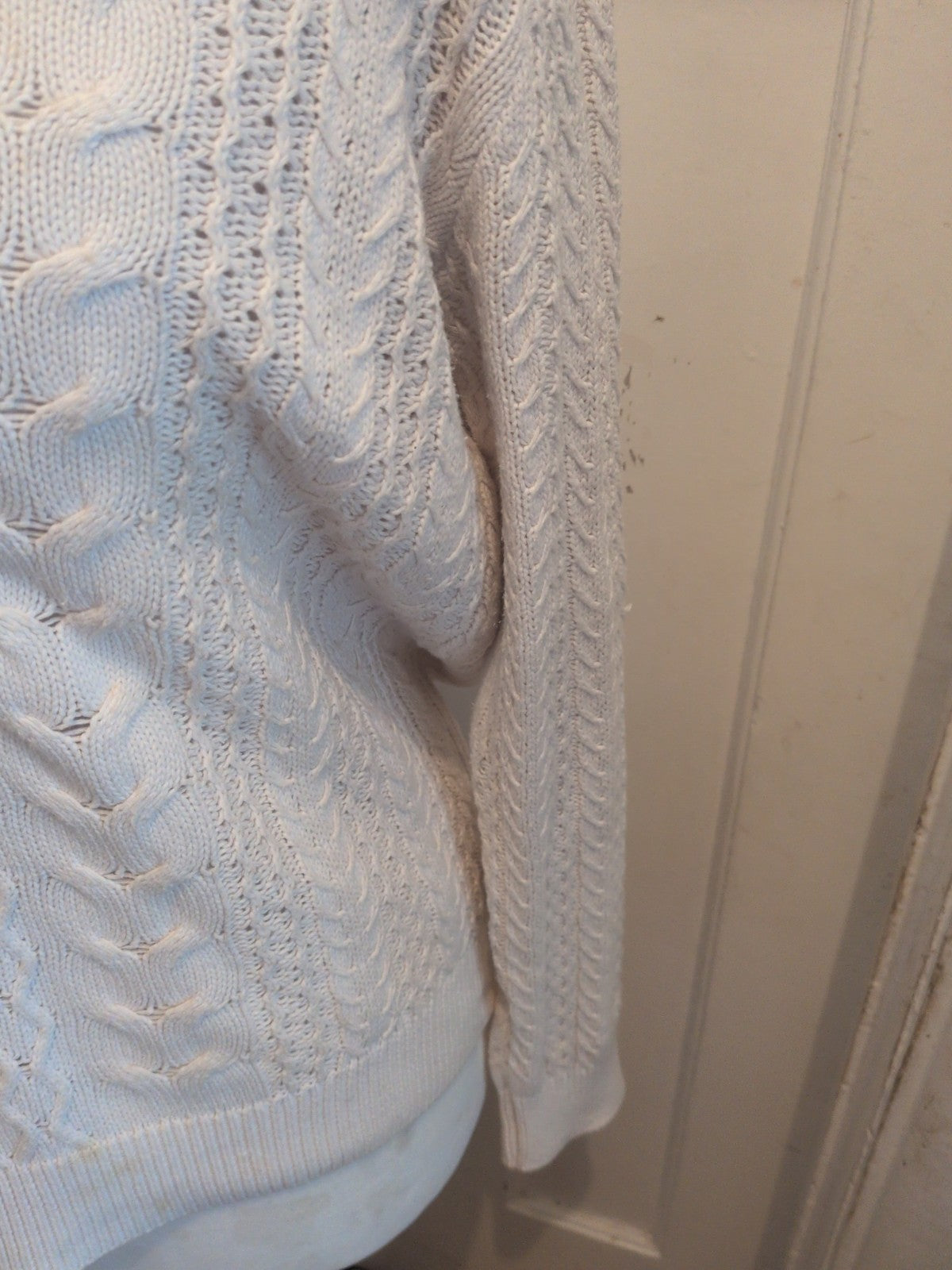 Ladies Tu Size 14 White Knit V Neck Long Sleeve Jumper(Small Marking)