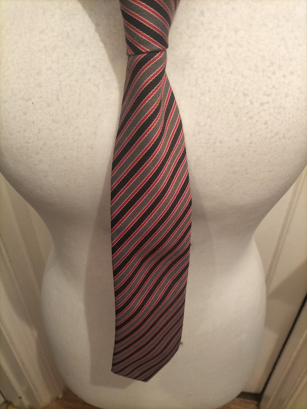 Mens Distinctive Multi Striped Tie