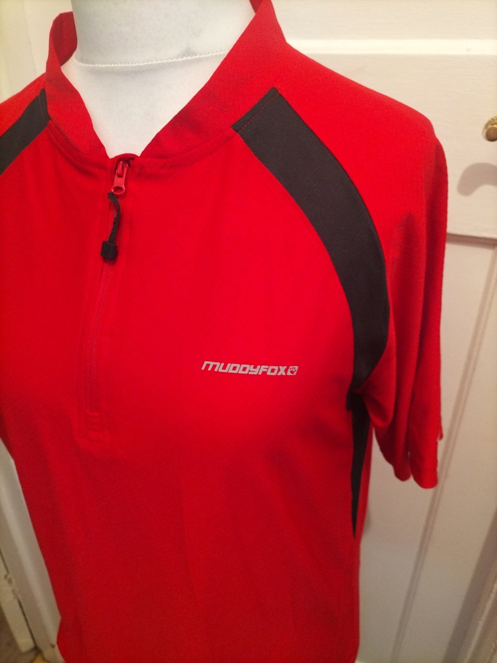 Mens Muddyfox Size XL Red Short Sleeved Cycling Jersey