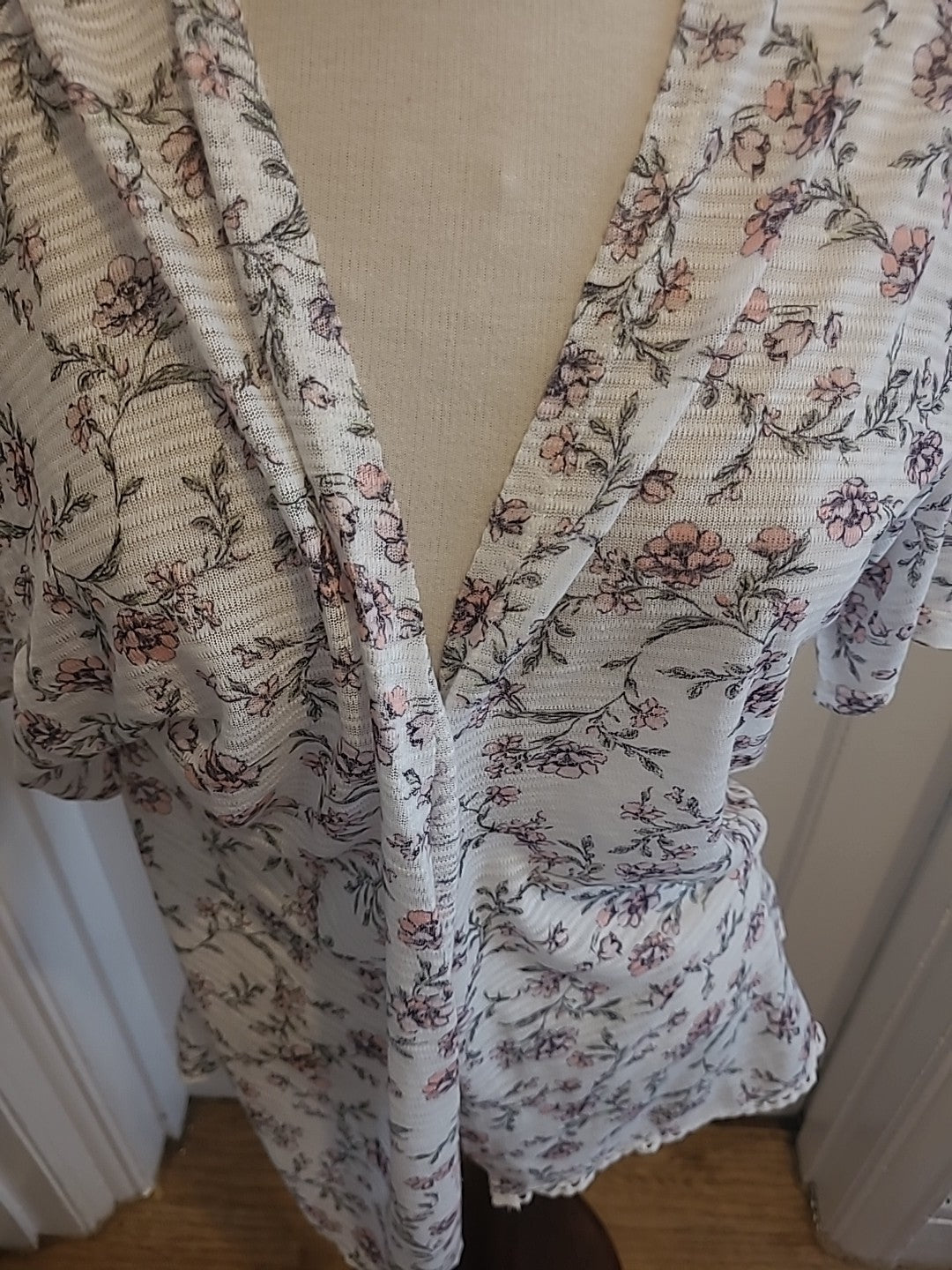 Ladies Dorothy Perkins Size Small Cream Floral Cardigan