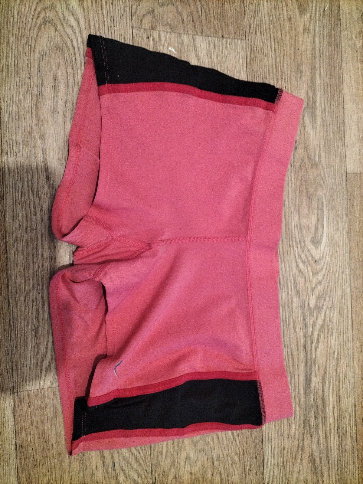 Ladies Nike Size Large Pink Gym Hot Pants Slight Stretch