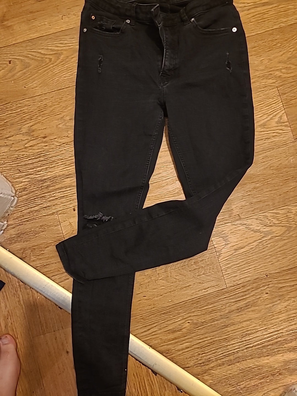 Ladies Denim&Co Size 14 Ripped Denim Jeans
