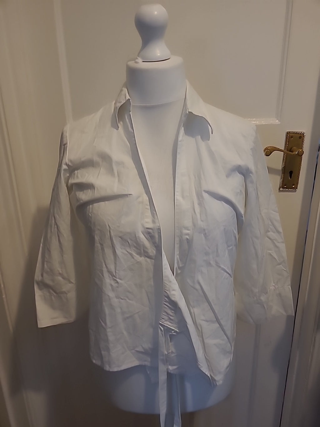Ladies Size Small White Open Front Short Sleeved Blouse