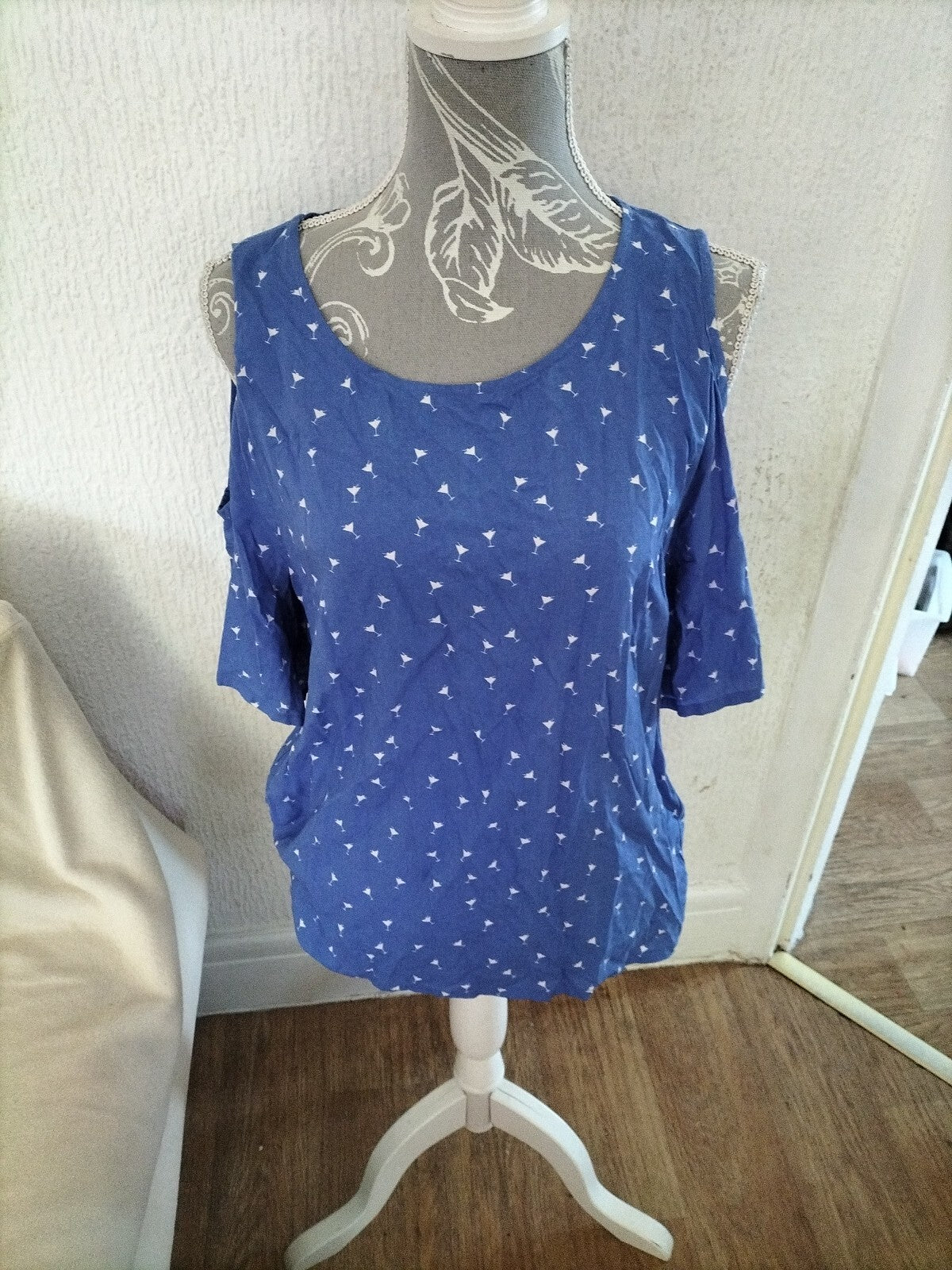 Ladies Sugarhill Size 14 Blue Open Shoulder Blouse