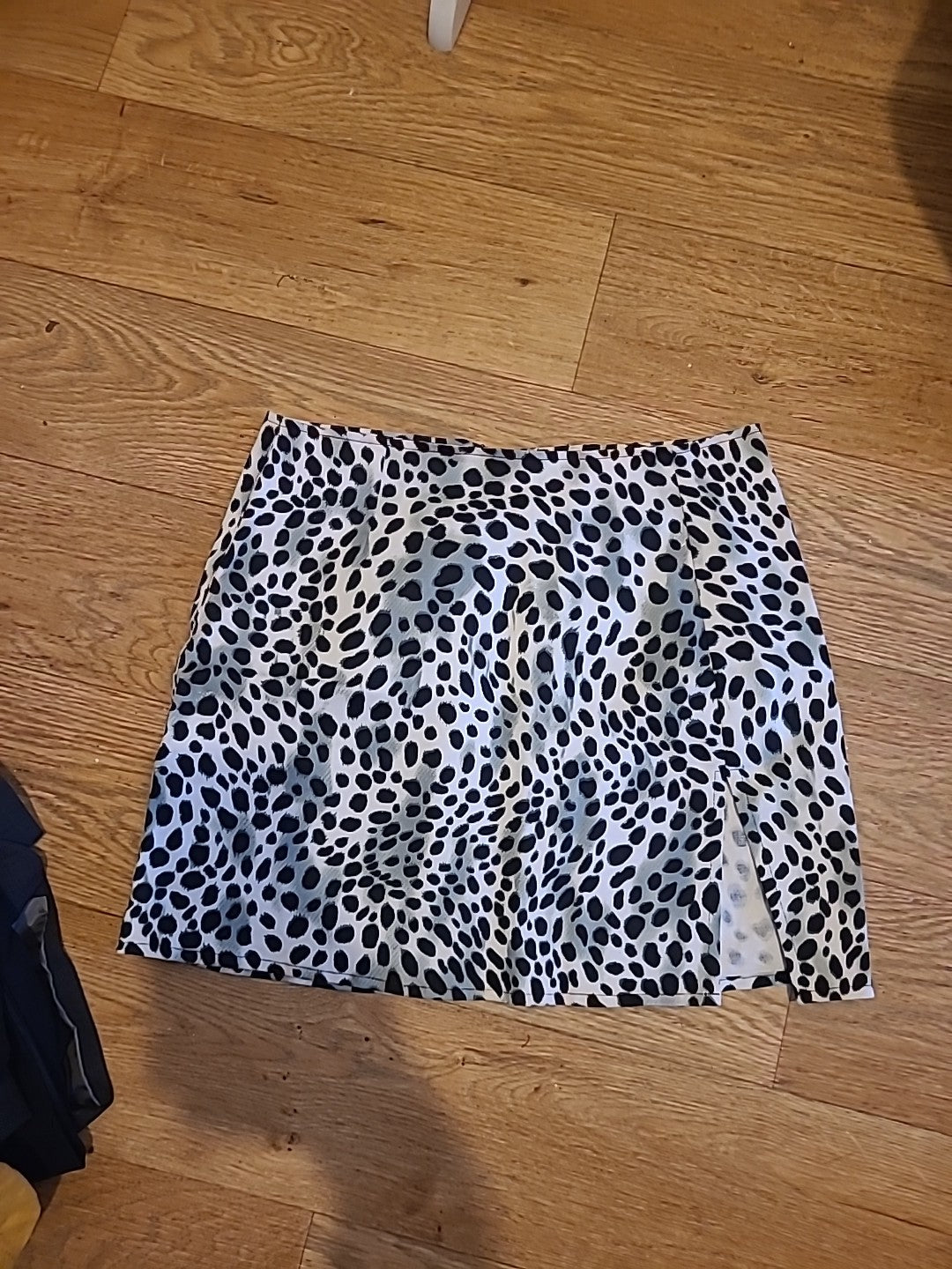 Ladies Motel Size Small Black And White Animal Print Short Skirt