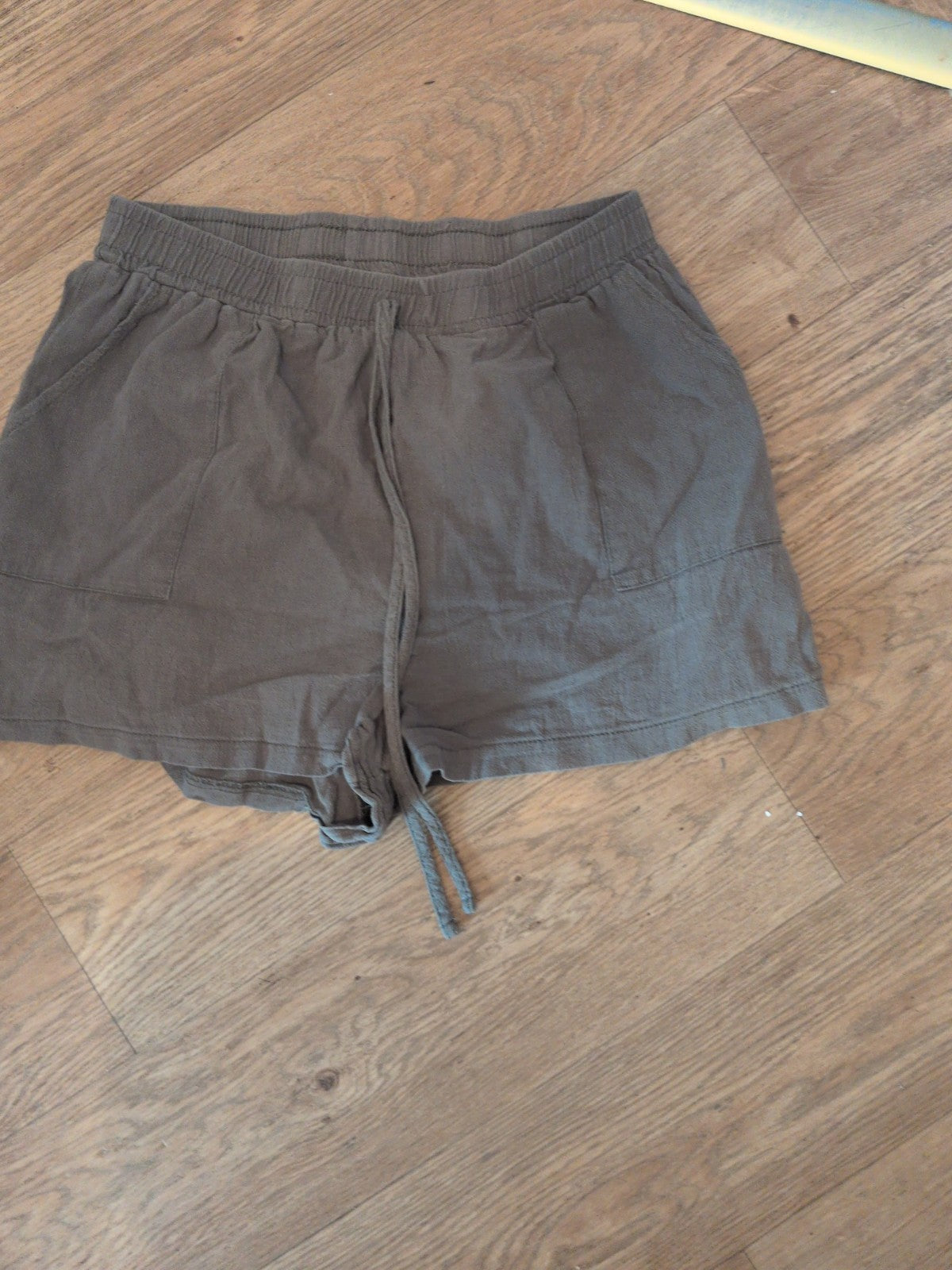 Ladies Shein Size Large Khaki Green Elasticated Shorts