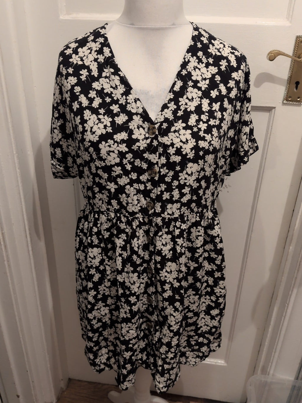 New Look 14 Black And White Floral Oversized Blouse Knee Length Dress
