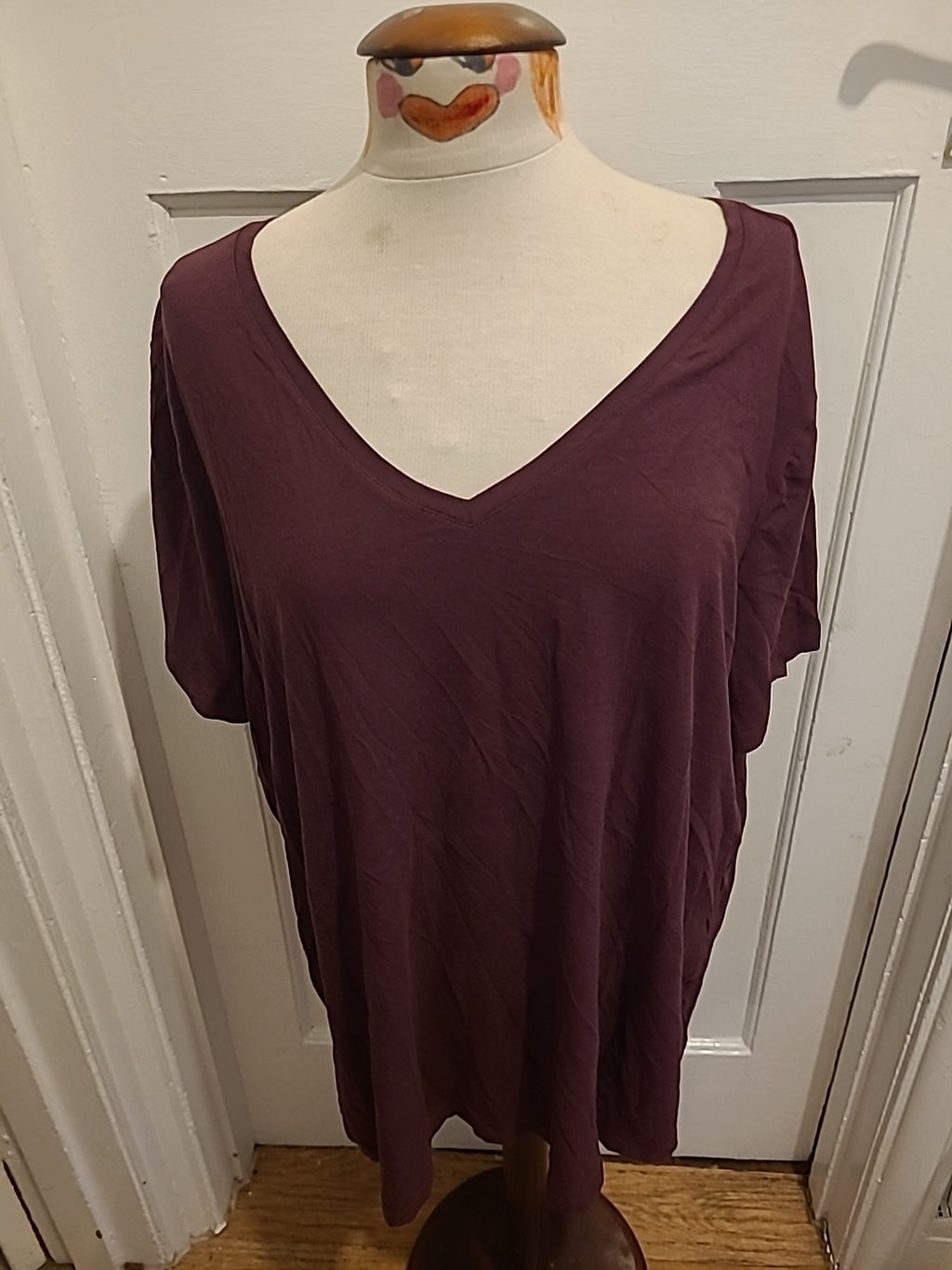 Ladies Amazon Essentials Size 3XL Plus Burgundy Short Sleeved Tshirt