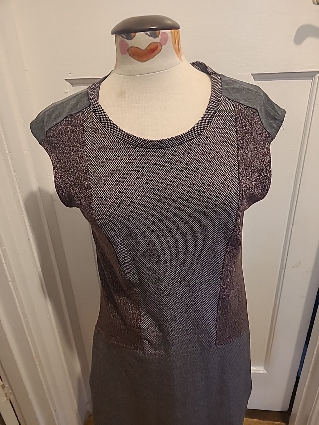 Ladies Smash! Size Large Grey Patterned Sleeveless Dress