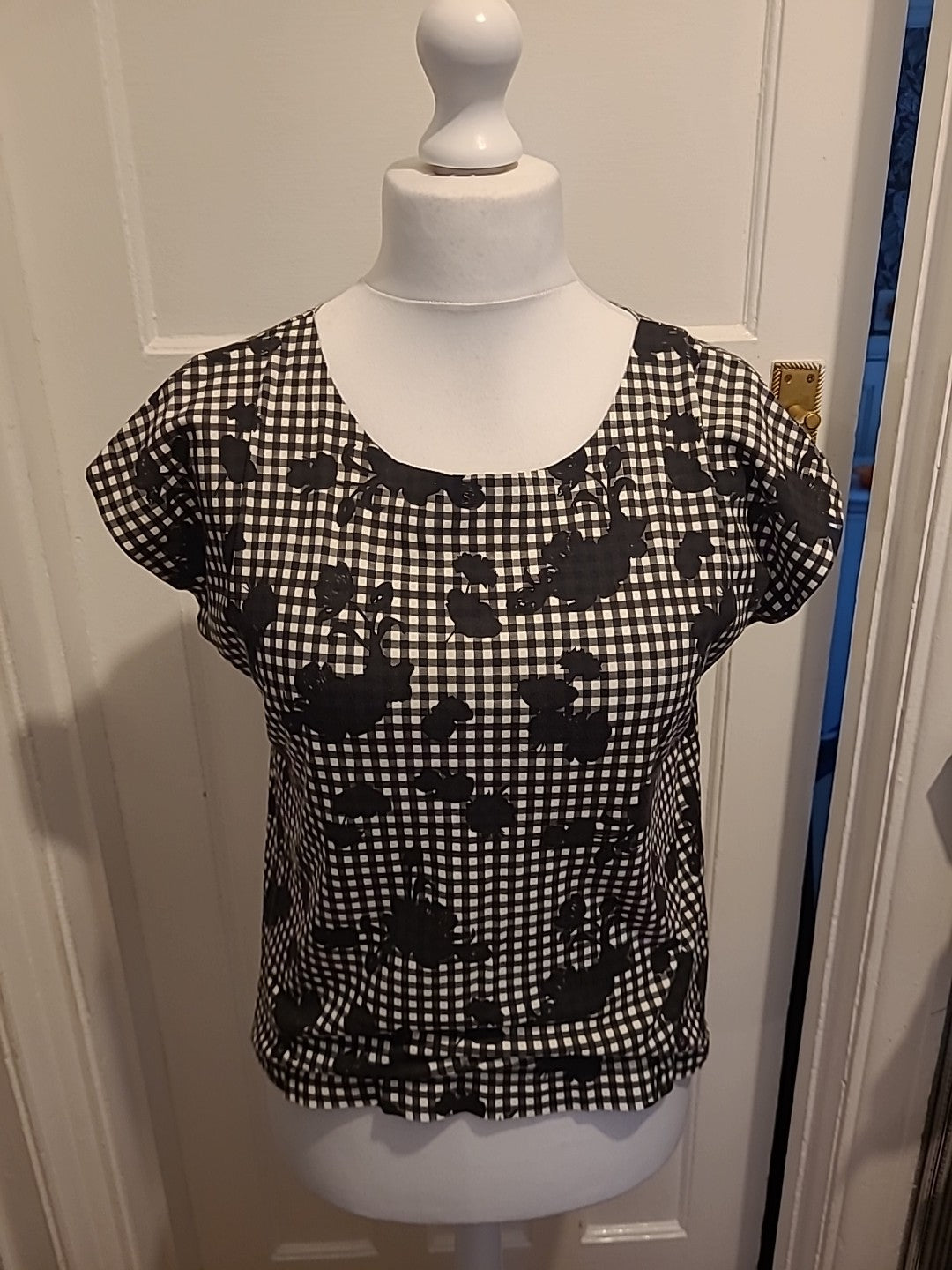 Ladies Promiss Size Small Check Floral Short Sleeved Tshirt