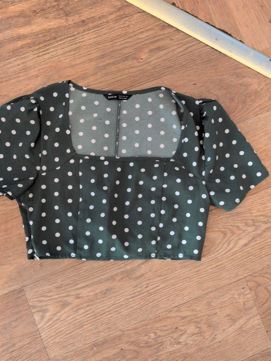 Shein XS Green And White Spot Short Sleeve Box Neck T-shirt