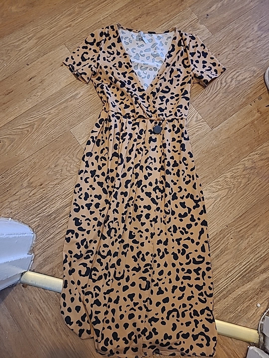 Ladies Asos Size 6 Pale Brown And Black Long Length Short Sleeved Dress