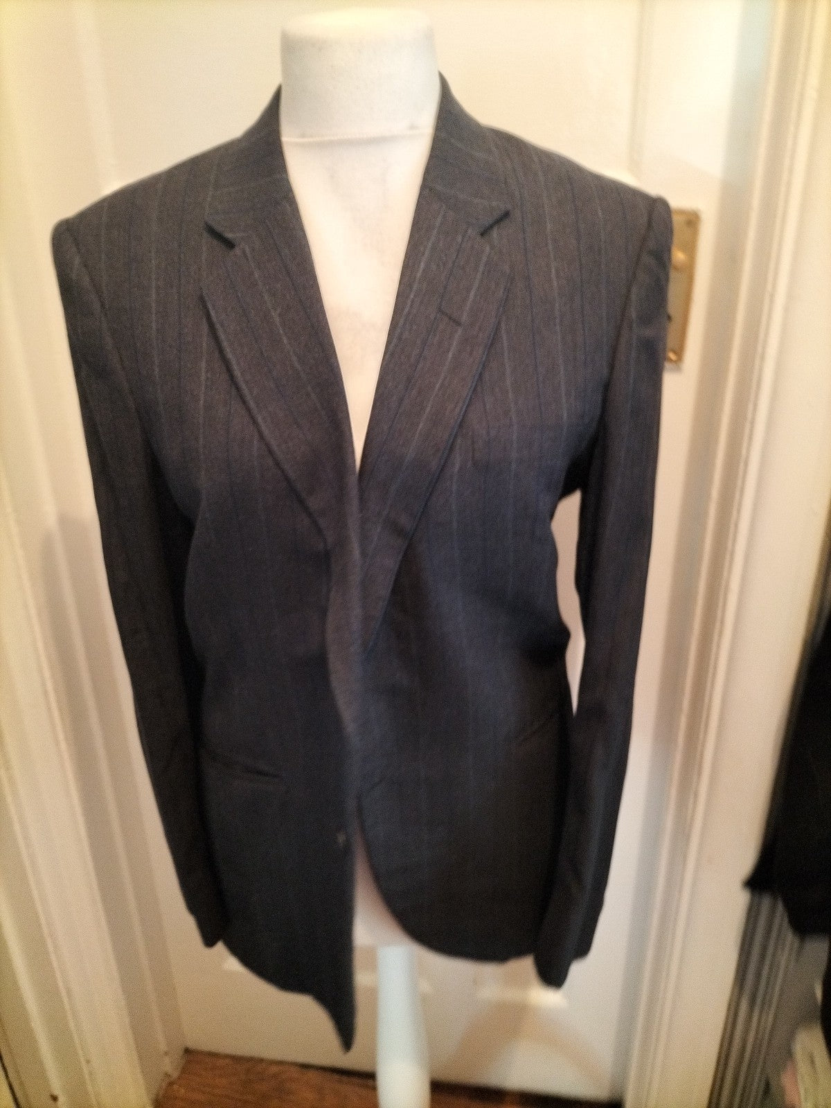 Mens Size XL Grey With Pinstripe Blue Lined Padded Blazer