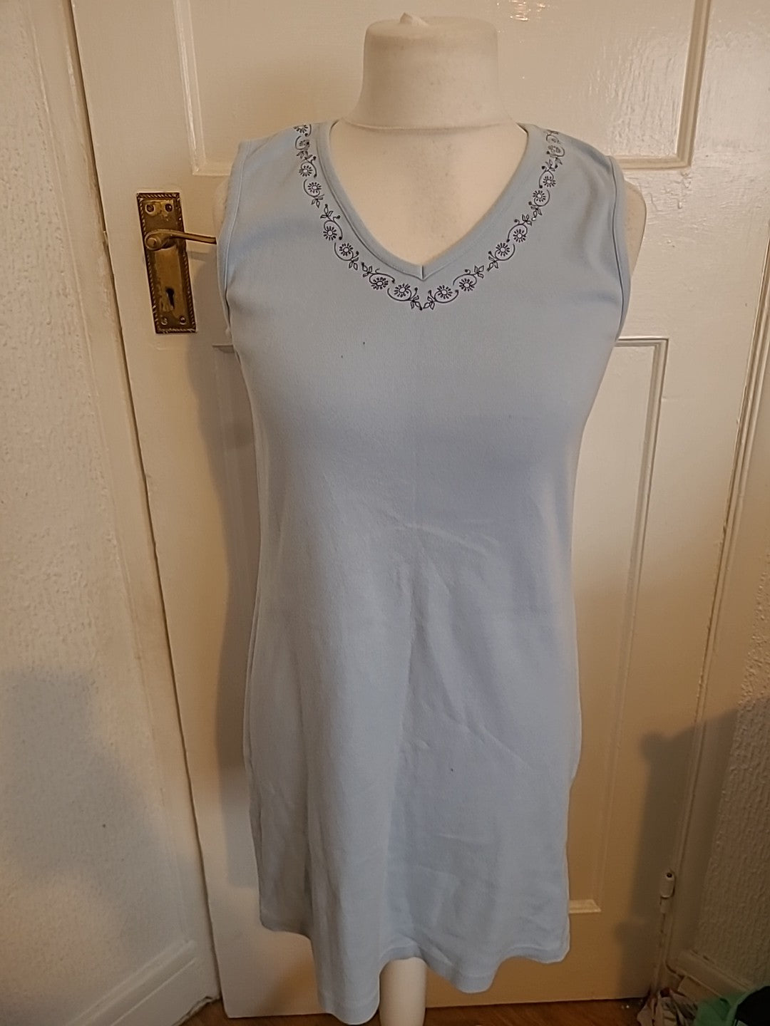 Ladies Mackays Size Large Blue Sleeveless Blouse