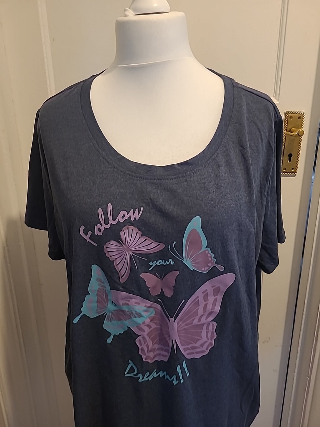Ladies Bon Prix Size XL Grey Butterfly Short Sleeved Tshirt