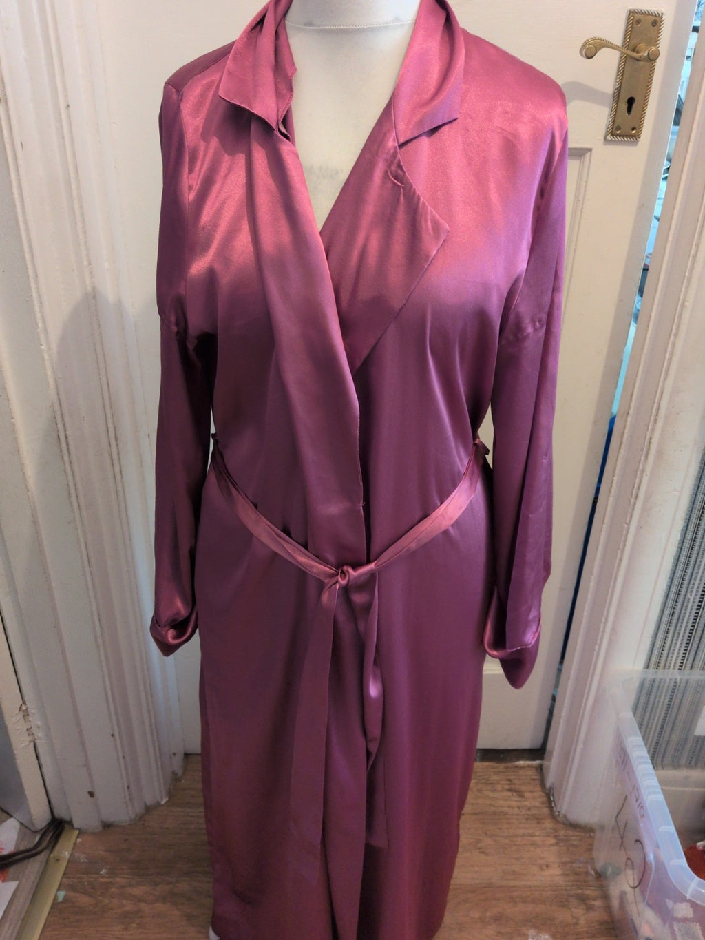Ladies Intimates 12 Pink Long Sleeve Dressing Robe