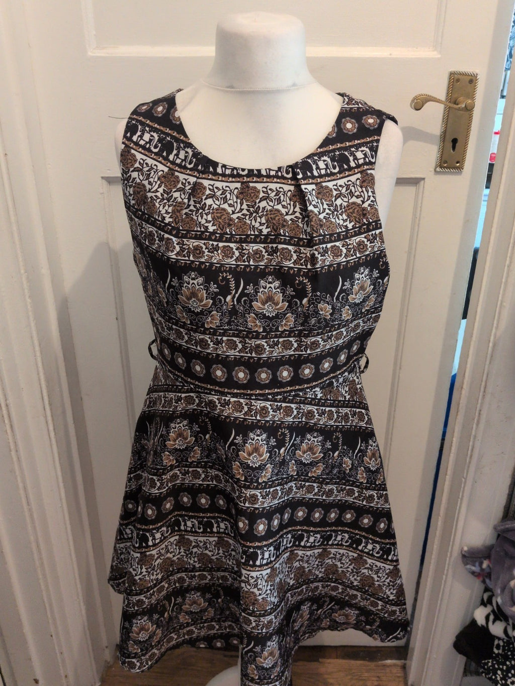 Mela Loves London 14 Brown And Black Aztec Style Floral Lined Sleeveless Dress