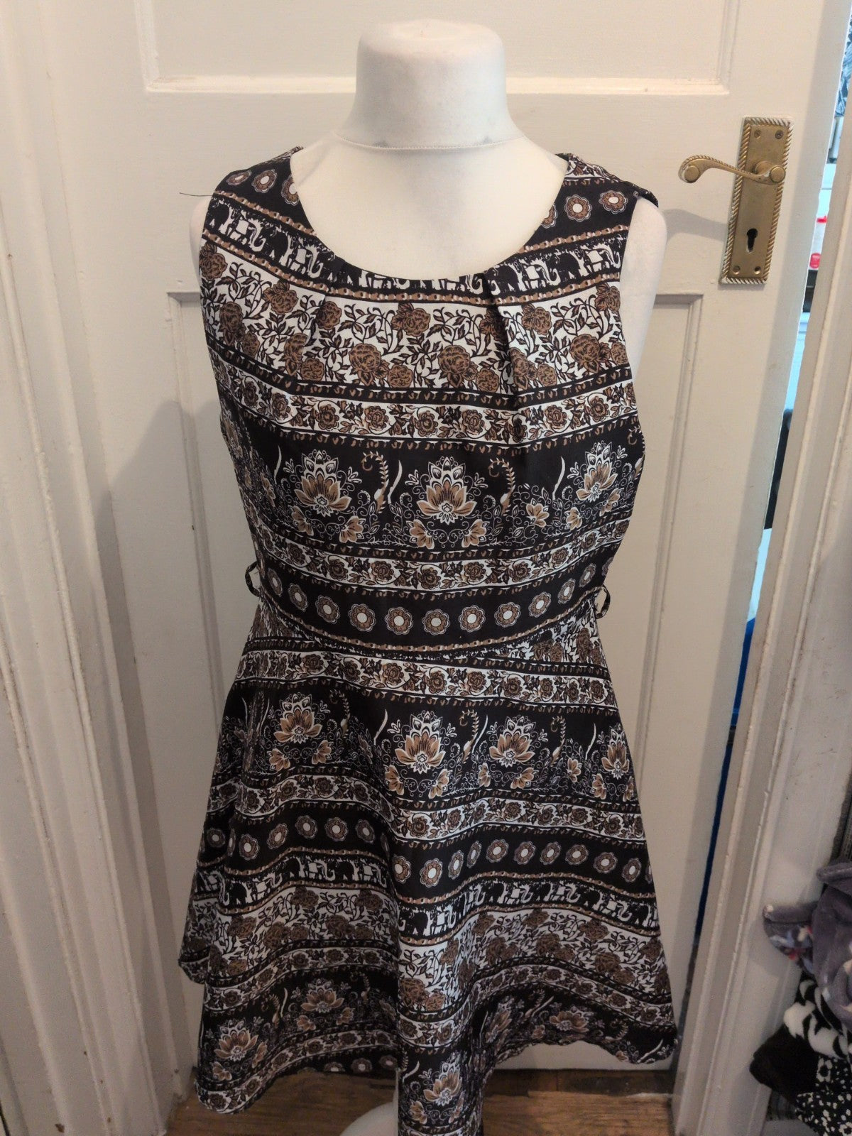 Mela Loves London 14 Brown And Black Aztec Style Floral Lined Sleeveless Dress