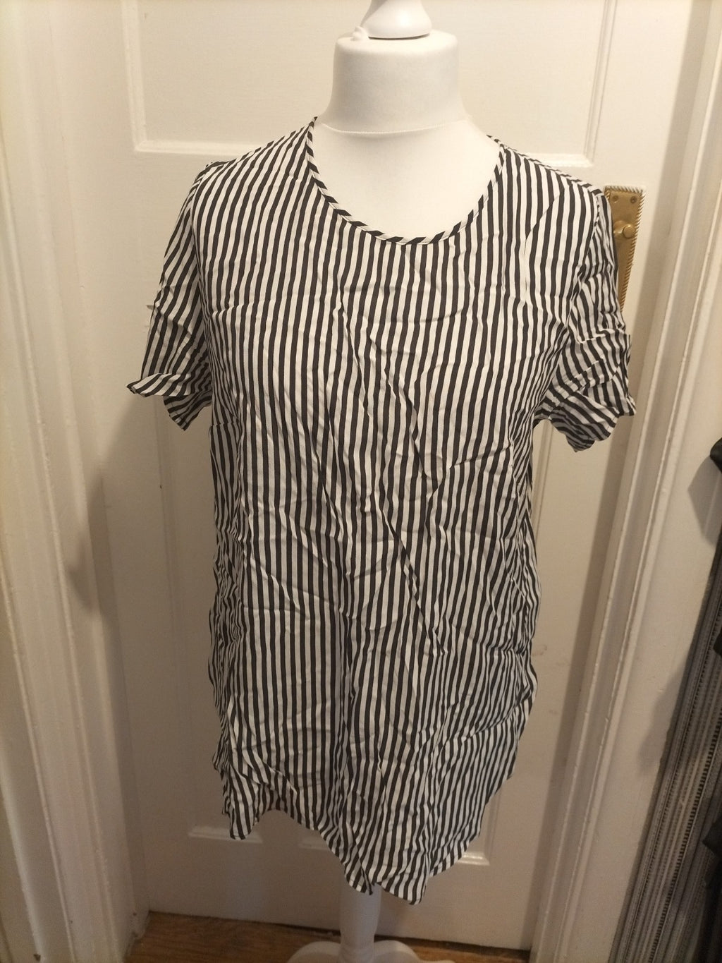 Ladies H&M Size 18 Black And White Striped Blouse