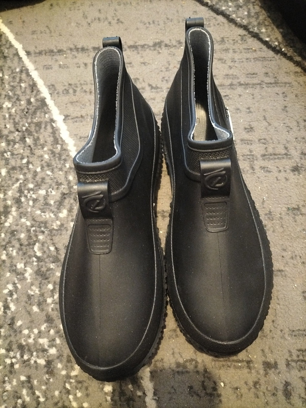 Ladies Sports Black Water Shoes Size 6