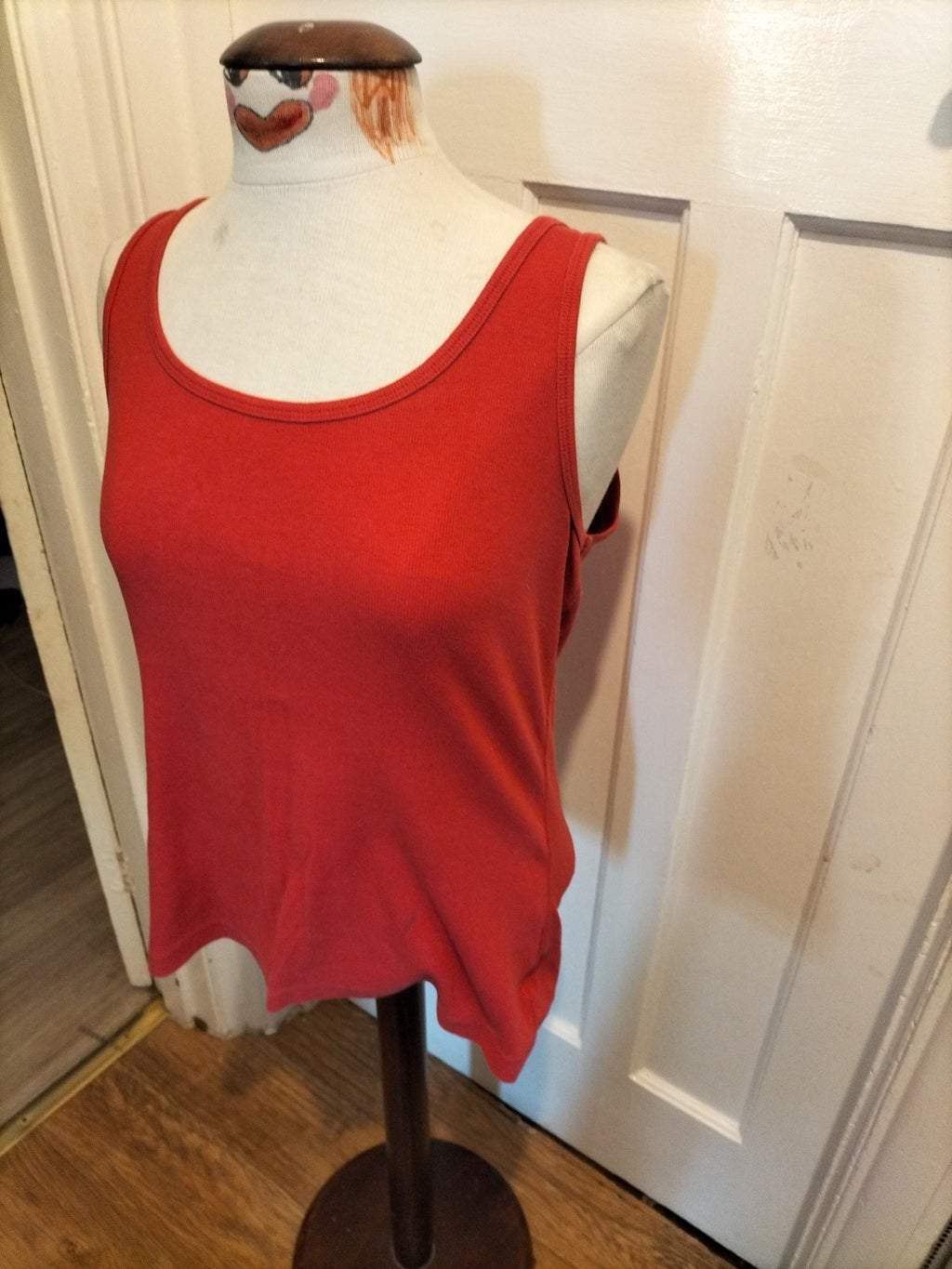 Ladies Eddie Size Large Red Sleeveless Tank Top