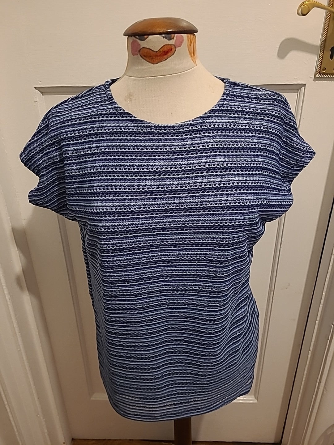 Ladies Size Large Navy Blue Striped Lined Short Sleeved Tshirt