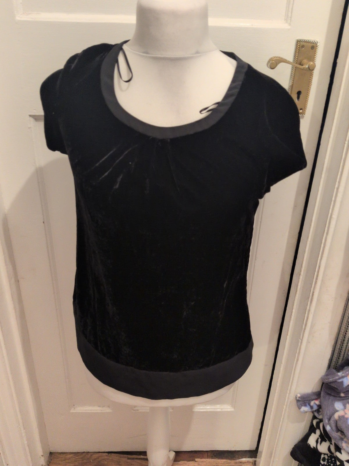 Ladies Tu 12 Black Short Sleeve "Velvet" Style Blouse