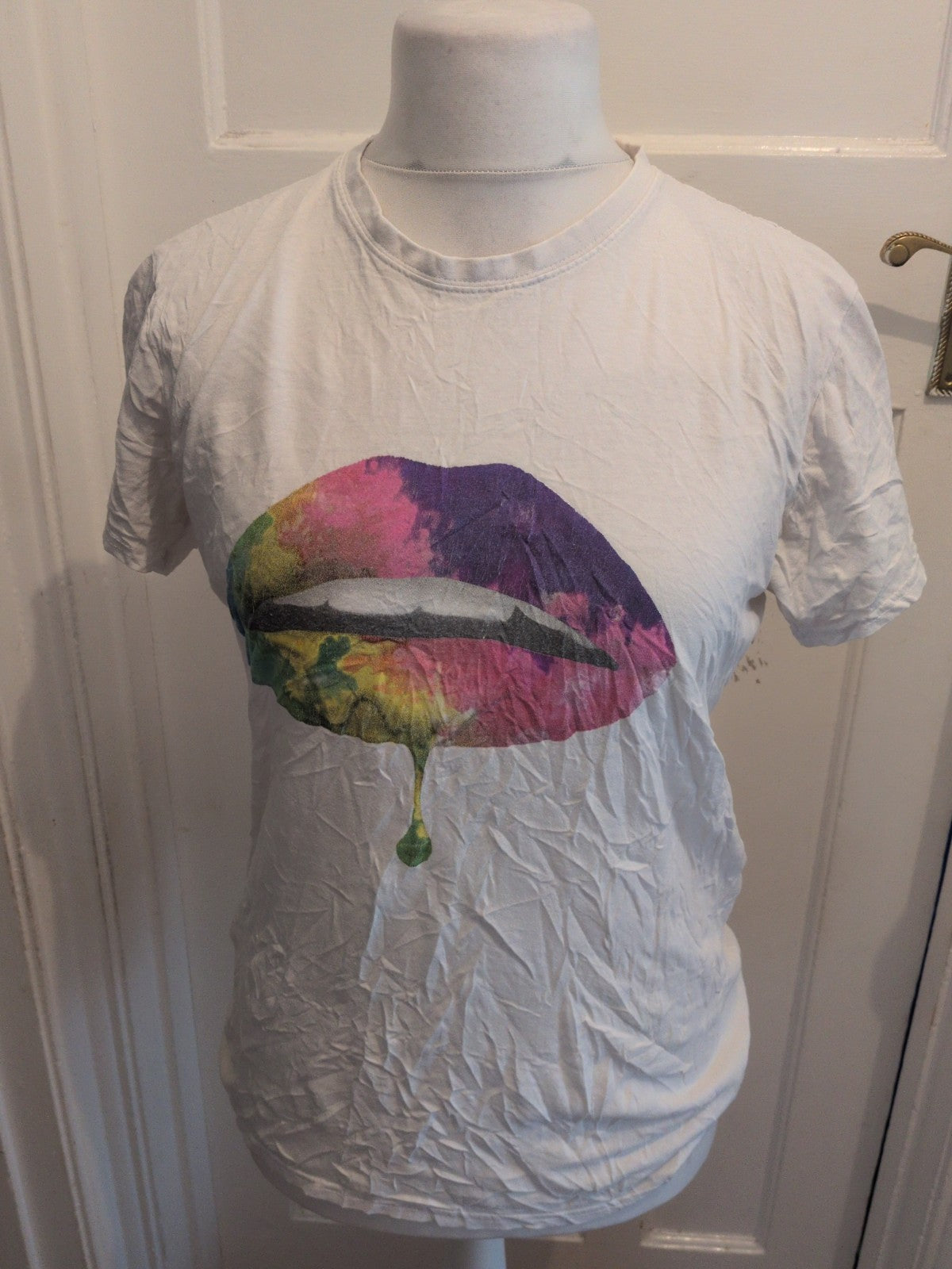 Medium White "Lips" Short Sleeve T-shirt
