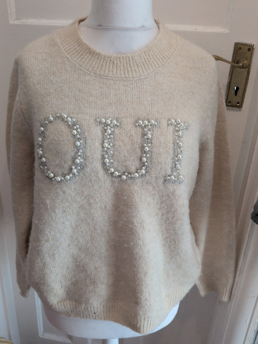 Primark Medium Winter White "Oui" Pullover Jumper