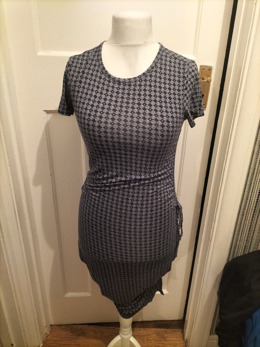 Ladies Gap Size Small Navy And White Patterned Short Sleeved Dress