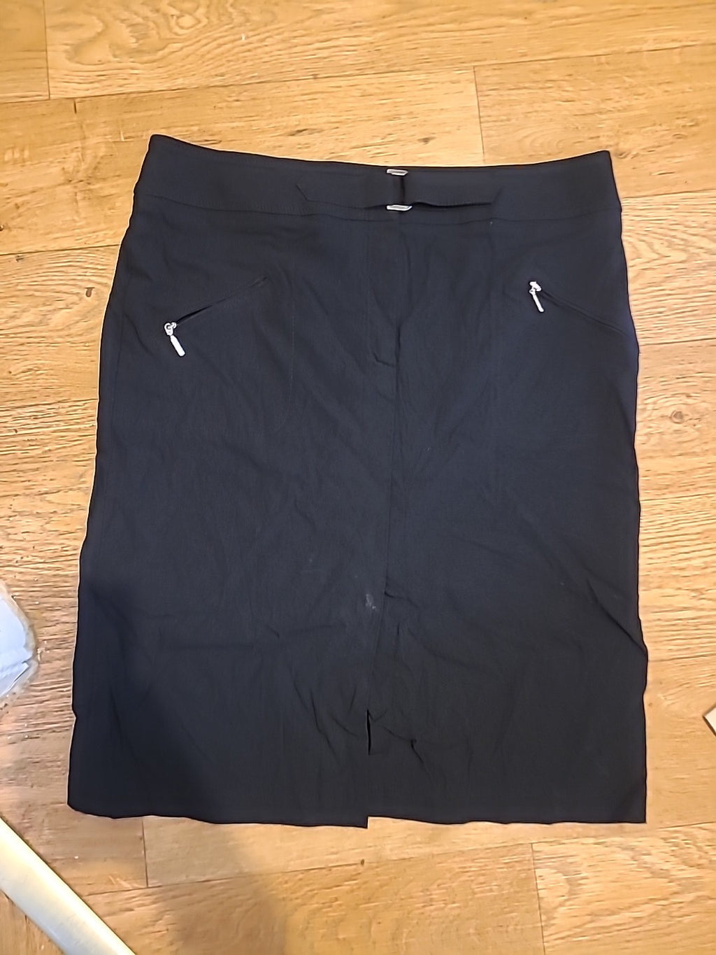 Ladies Marks And Spencer Size 16 Black Skirt With Silver Length 24 Inches
